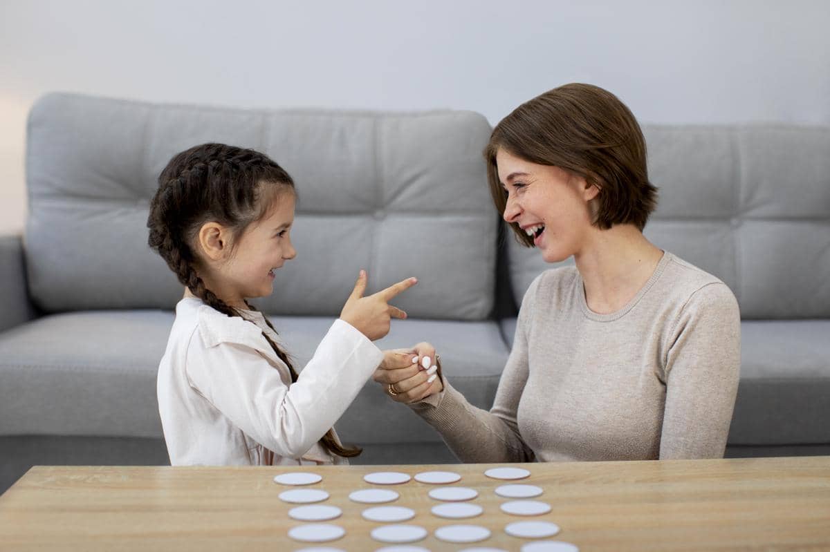 Ilustrasi ibu dan anak 