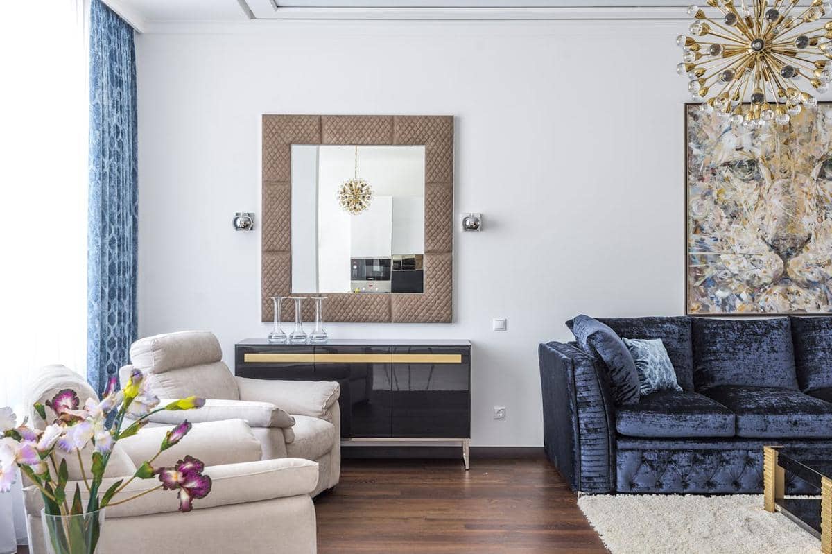 ilustrasi interior rumah dengan cermin