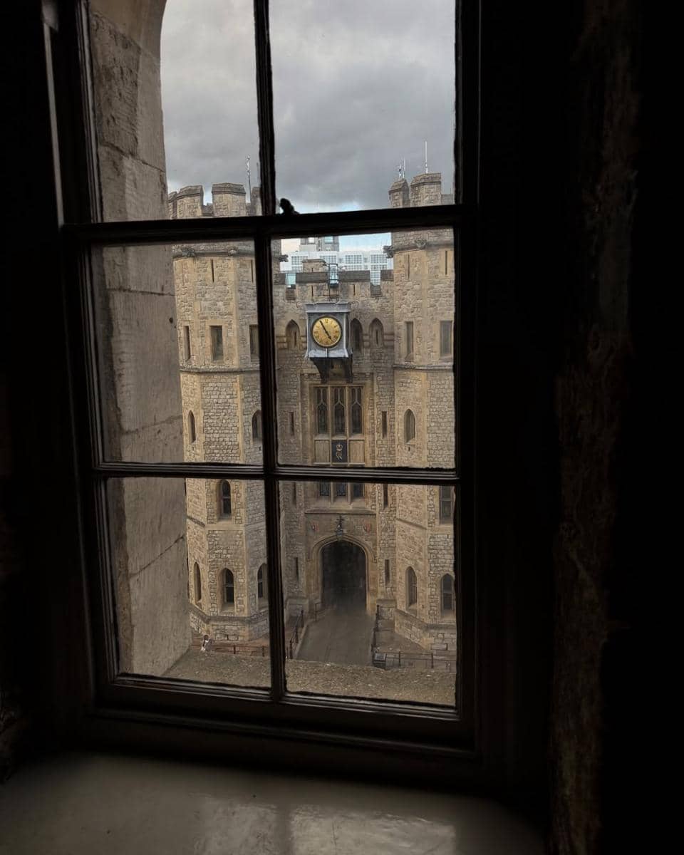 Yasmin Napper saat berkeliling Christ Church College