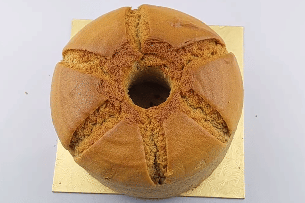 ilustrasi chiffon cake pisang