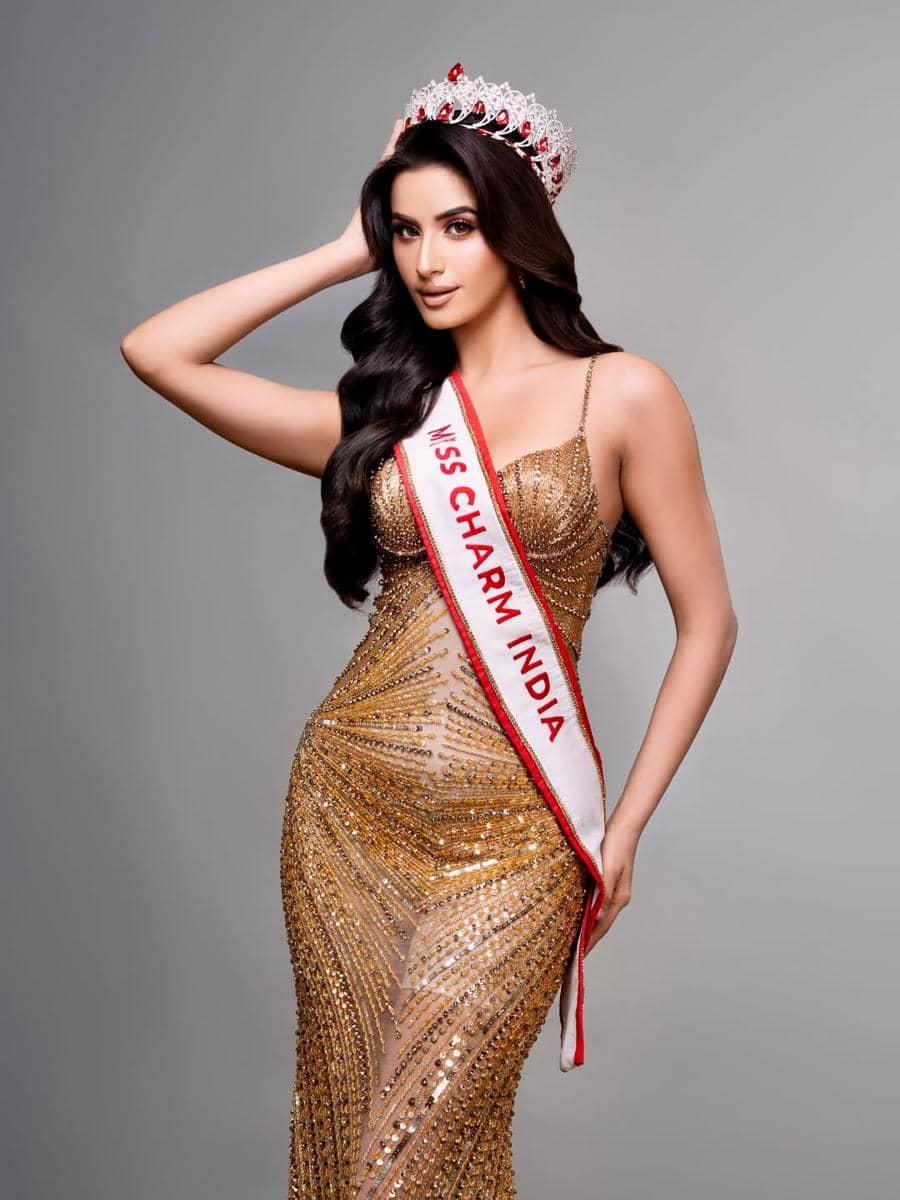 potret Mehak Dhingra, Miss Charm India 2025