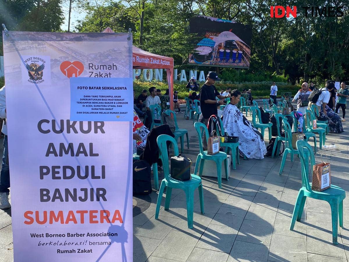 Aksi pangkas rambut bayar seikhlasnya.