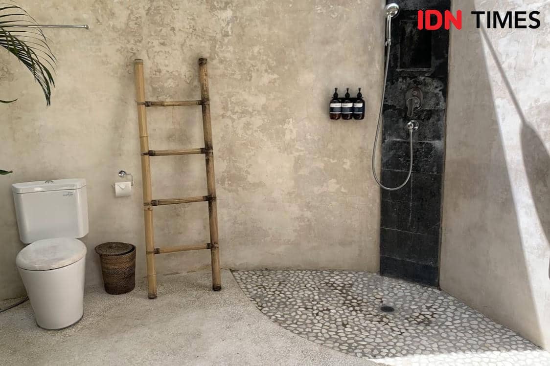 Potret kamar mandi di Nuanu Party Suites, Nuanu Creative City, Tabanan, Bali