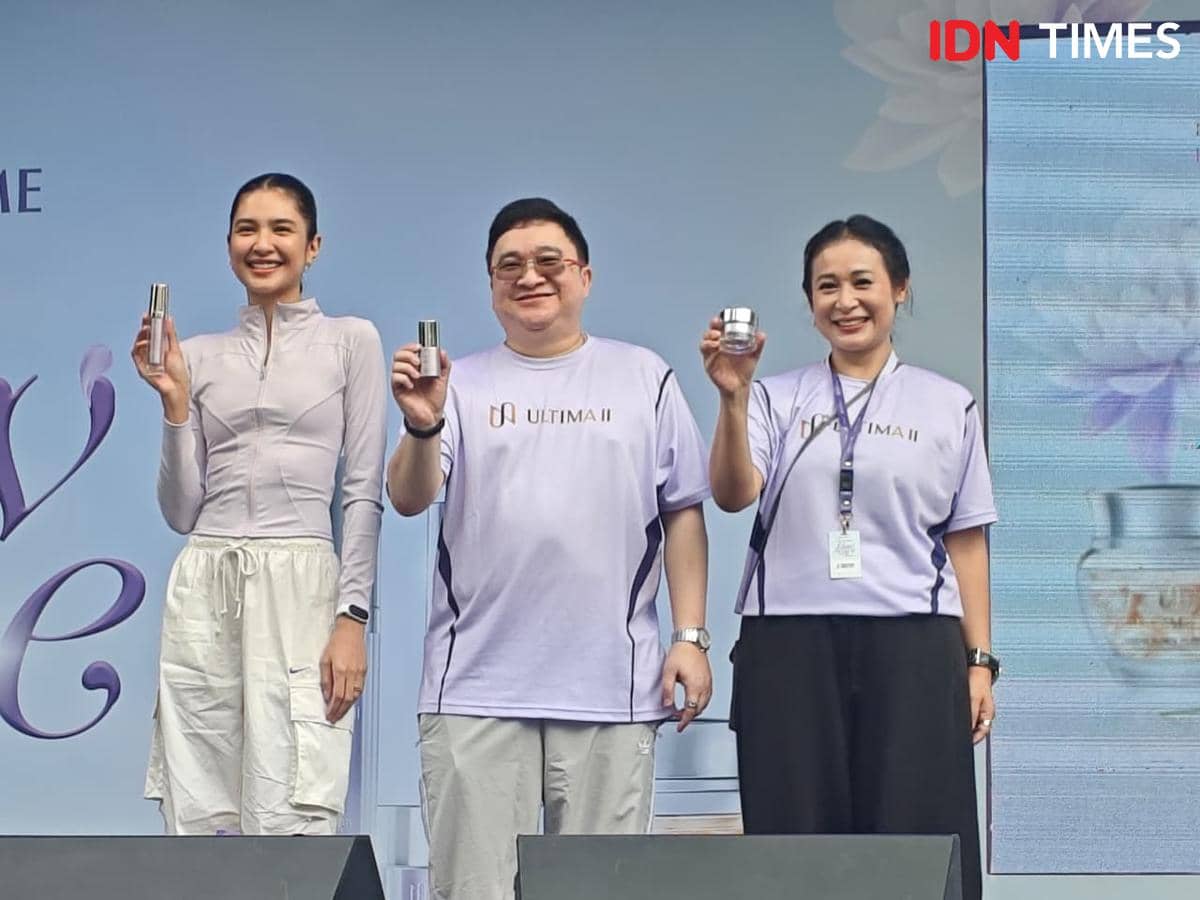 Mikha Tambayong dalam acara Clear White Supreme Glow Scape pada Minggu (7/12/2025) di Sampoerna Strategic Square, Jakarta Pusat