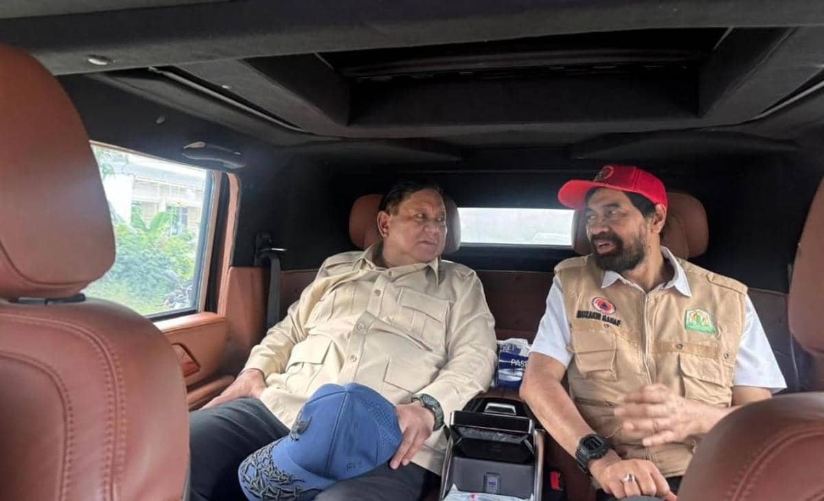 Presiden Prabowo bersama Gubernur Aceh, Muzakir Manaf (Instagram/@sekretariat.kabinet)