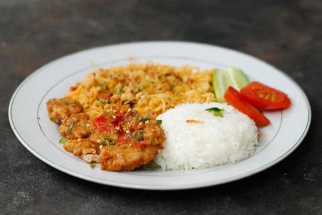 penyajian sambal geprek