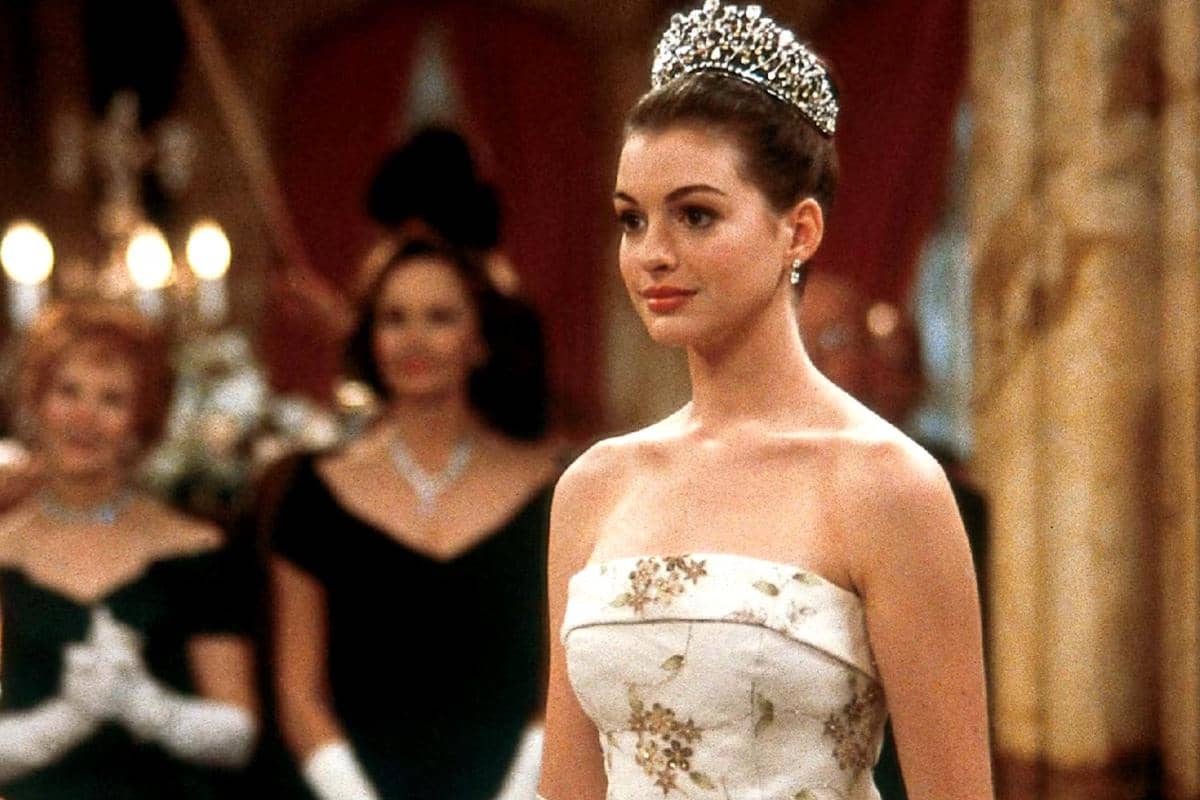 cuplikan adegan yang diperankan Anne Hathaway dalam film The Princess Diaries