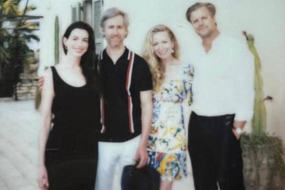 Anne Hathaway dan suaminya, Adam Shulman