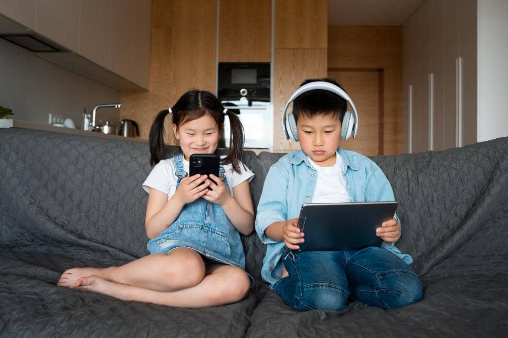 ilustrasi anak bermain game