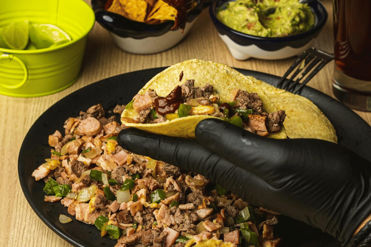 ilustrasi chorizo egg taco