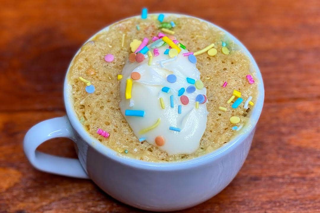 Ilustrasi vanila mug cake 