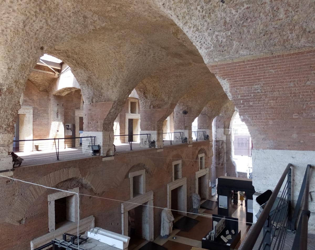 potret Great Hall dengan bukaan ventilasi yang menunjukkan kecanggihan desain Romawi kuno