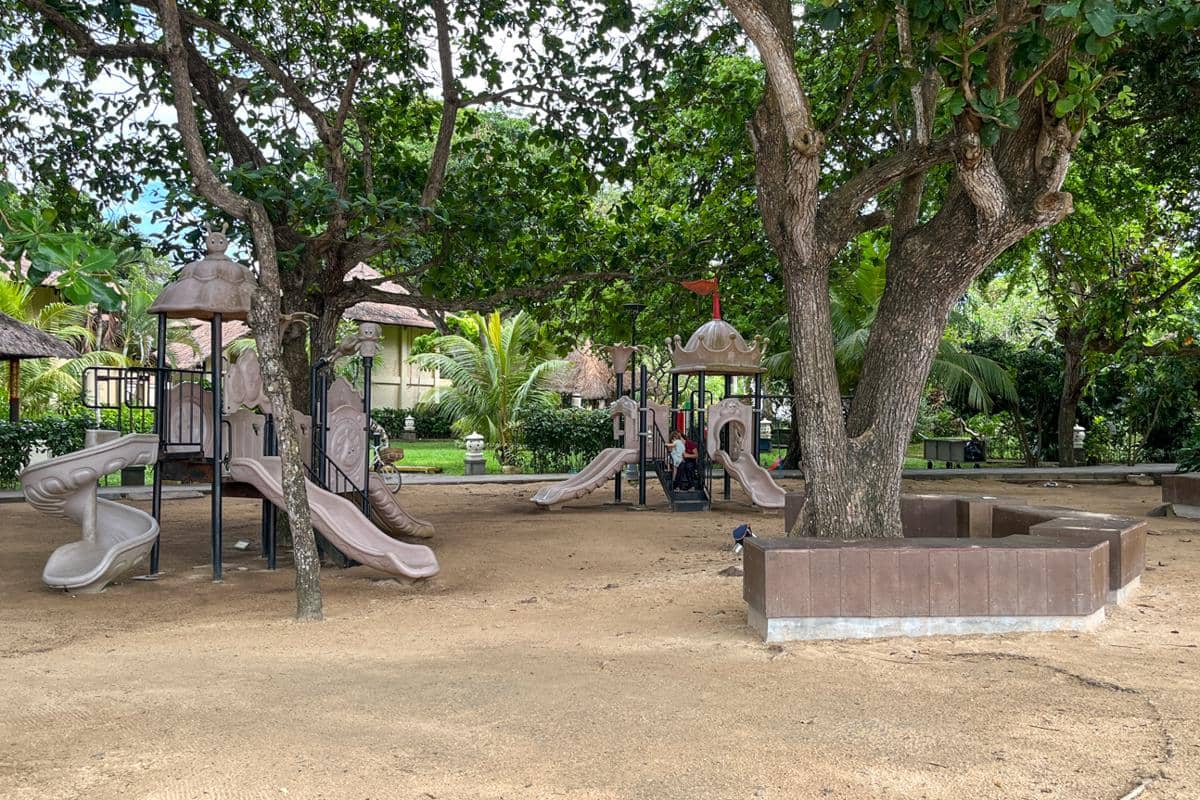 beach playground di dekat Pantai Bopel (dok.pribadi/Natalia Indah)