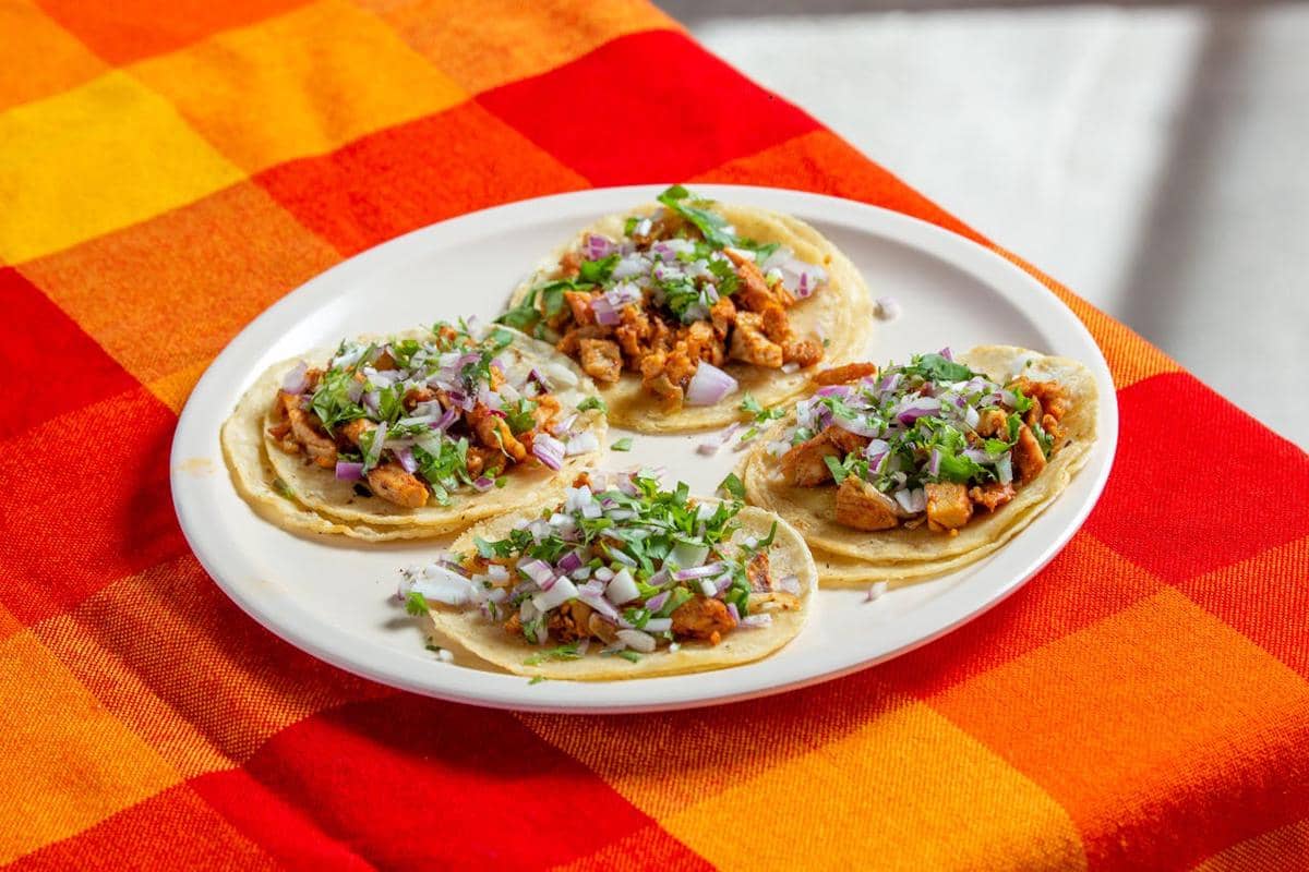 ilustrasi chorizo egg taco