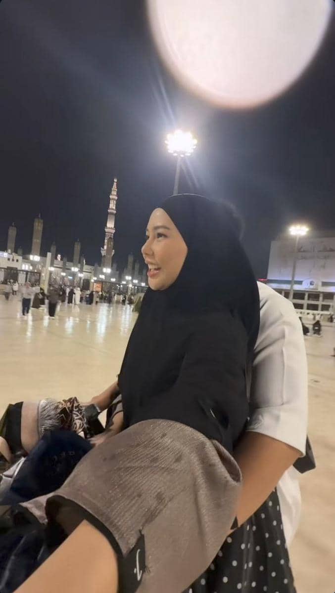 Dara Arafah umrah dengan suami setelah menikah