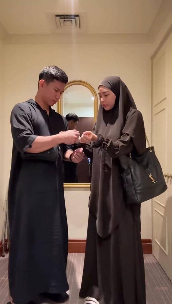 Dara Arafah umrah dengan suami setelah menikah