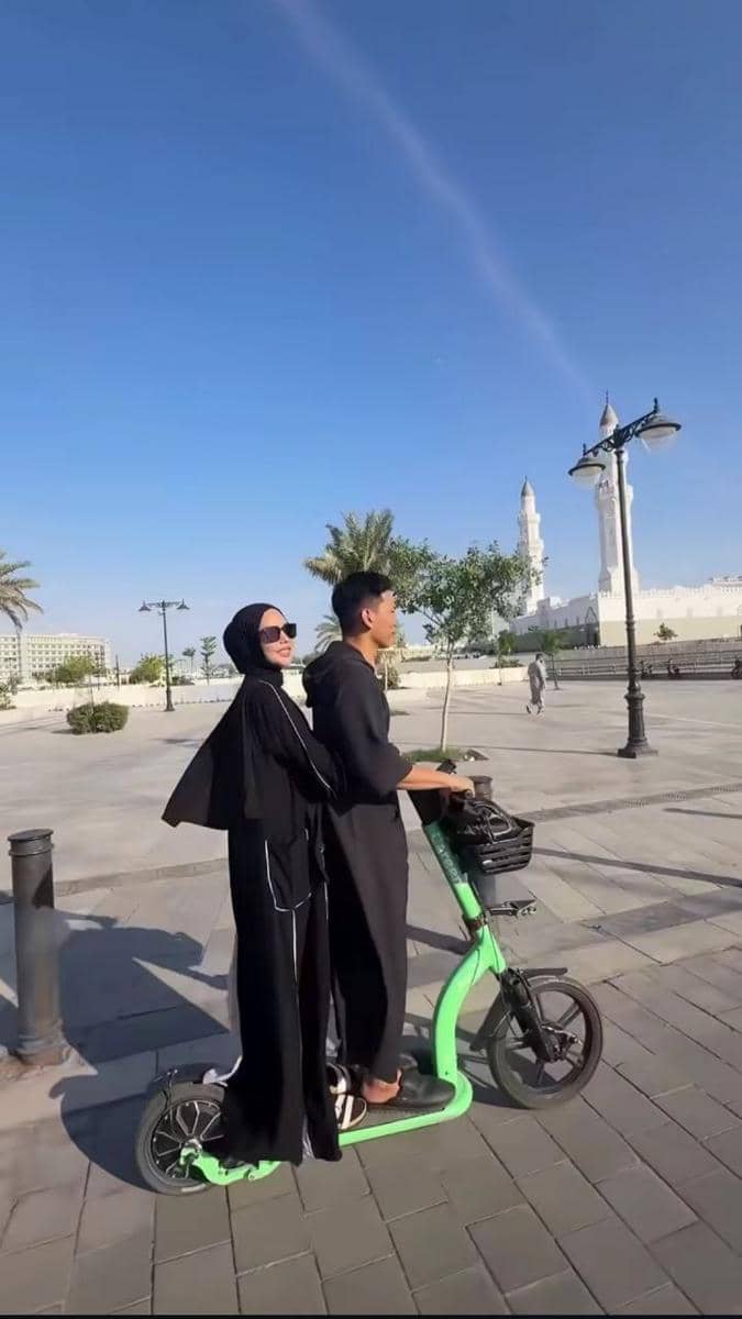 Dara Arafah umrah dengan suami setelah menikah