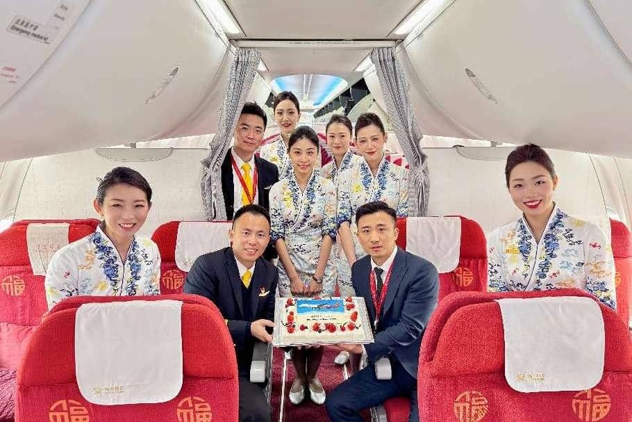 potret cabin crew Hainan Airlines