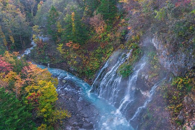 potret pemandangan Air Terjun Shirahige