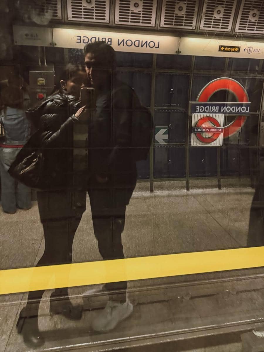 Liburan Yunita Siregar di London bersama suami.