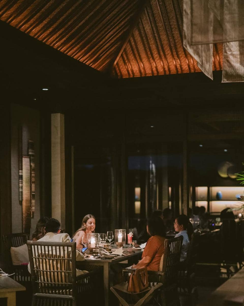 makan malam di Rumari Restaurant (instagram.com/rumaribali)