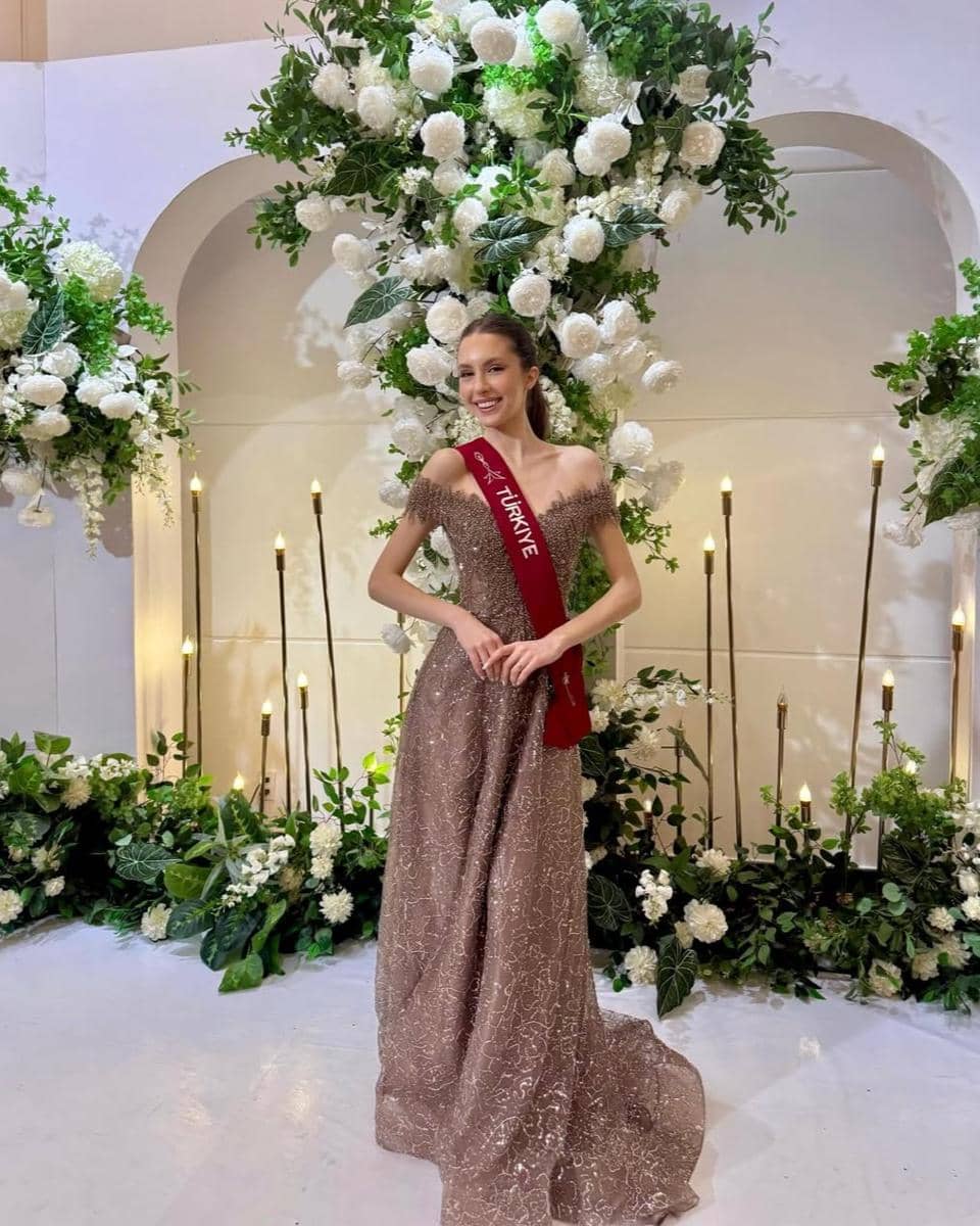 potret Alara Eric, Miss Charm Turki 2025