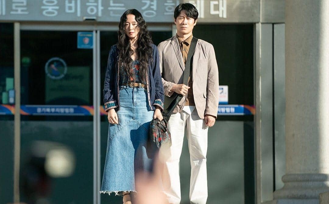 Jeon Do Yeon dan Jin Sun Kyu di drama The Price of Confession