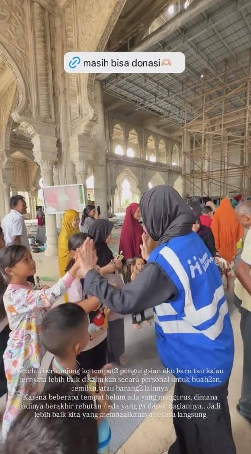 Regina Phoenix di Tempat Pengungsian Korban Banjir (instagram.com/reginaaphx)