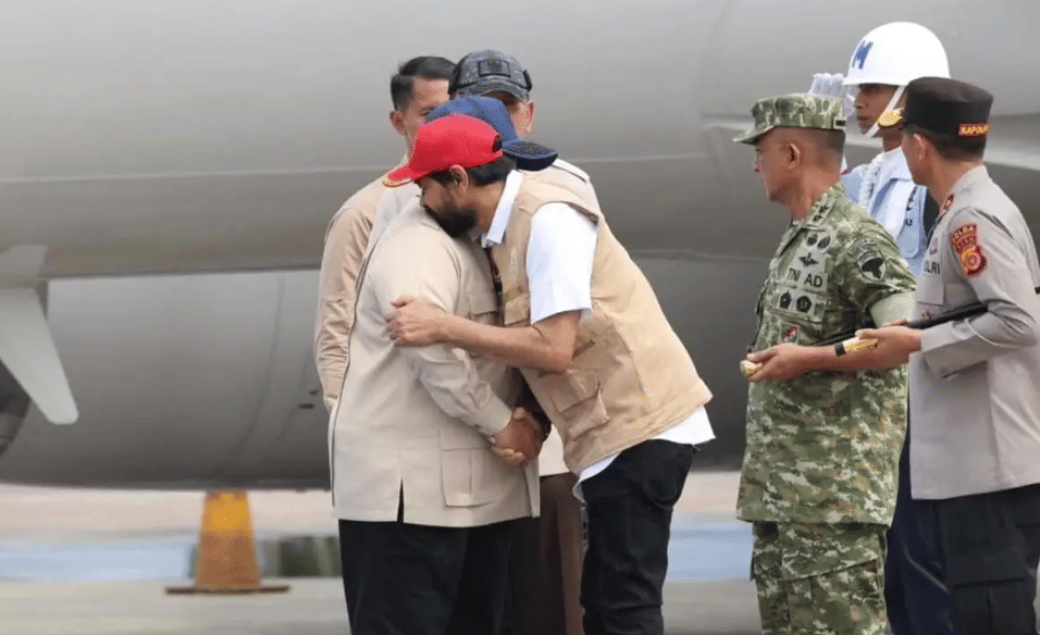 Prabowo disambut Mualem di Aceh