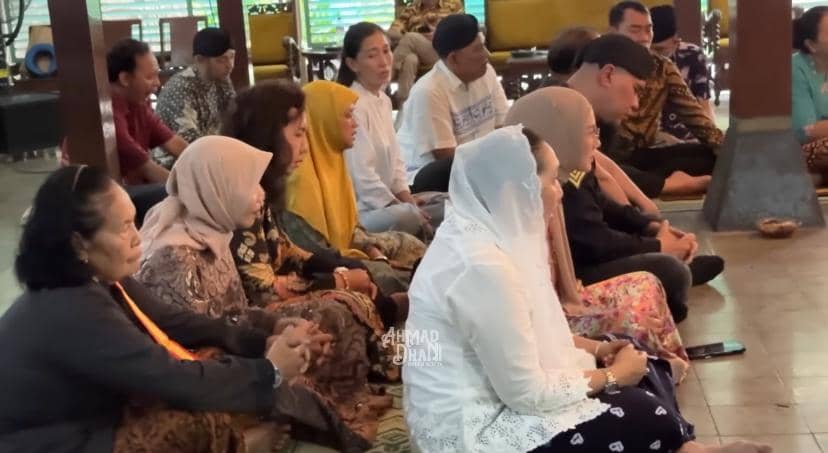 potret Ahmad Dhani dan Mulan Jameela adopsi bayi