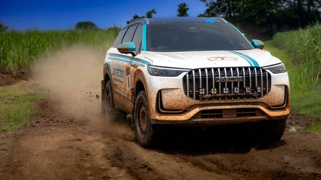 Foto 2.1 - Untuk melewati medan off-road, JAECOO J8 SHS ARDIS melakukan beberapa modifikasi.jpg