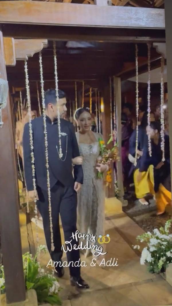 resepsi pernikahan Amanda Zahra
