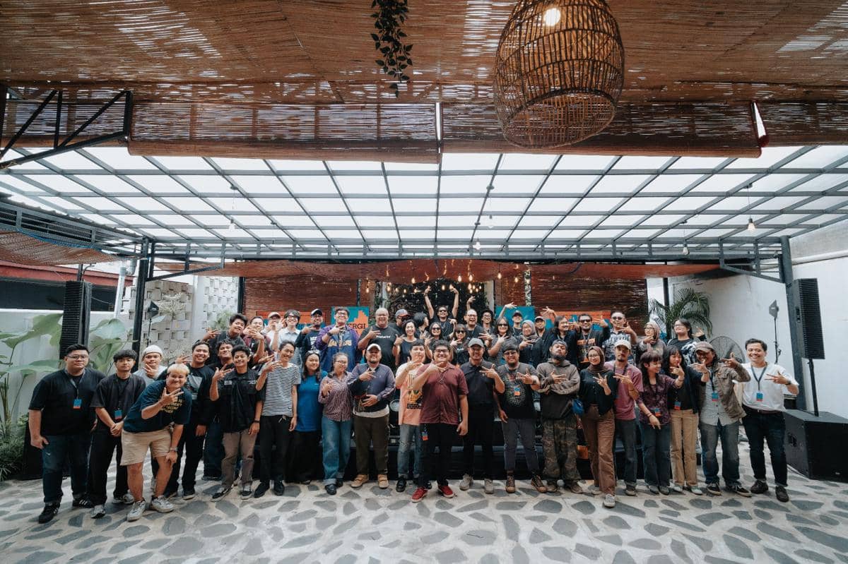 02 Medan - Foto bersama para peserta Sinergi Suara.JPG