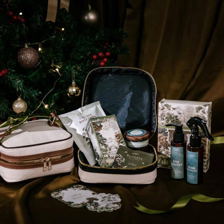 Ilustrasi kado Natal (Shopee/Kaladjiya)