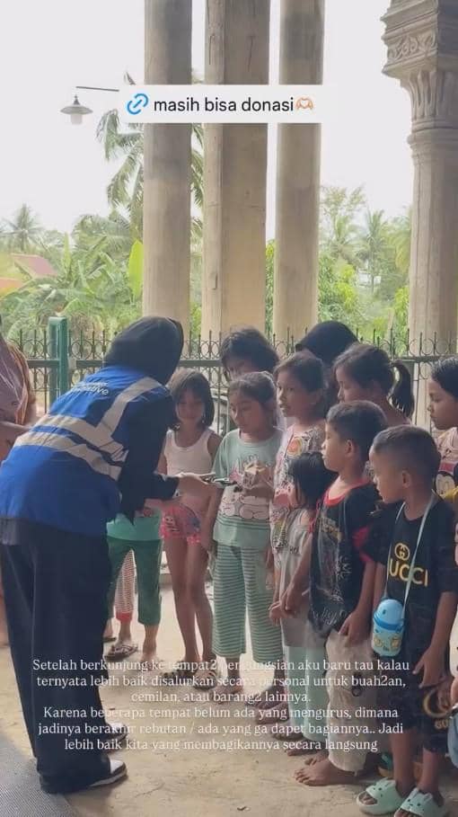 Regina Phoenix di Tempat Pengungsian Korban Banjir (instagram.com/reginaaphx)