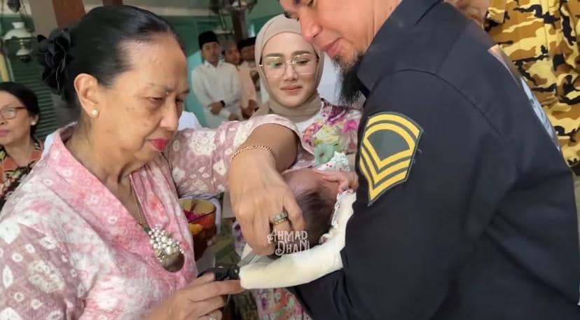 potret Ahmad Dhani dan Mulan Jameela adopsi bayi