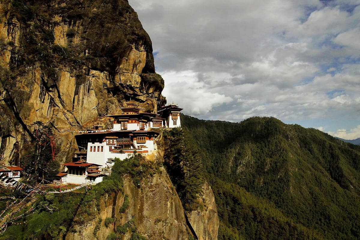 ilustrasi Tiger’s Nest Monastery