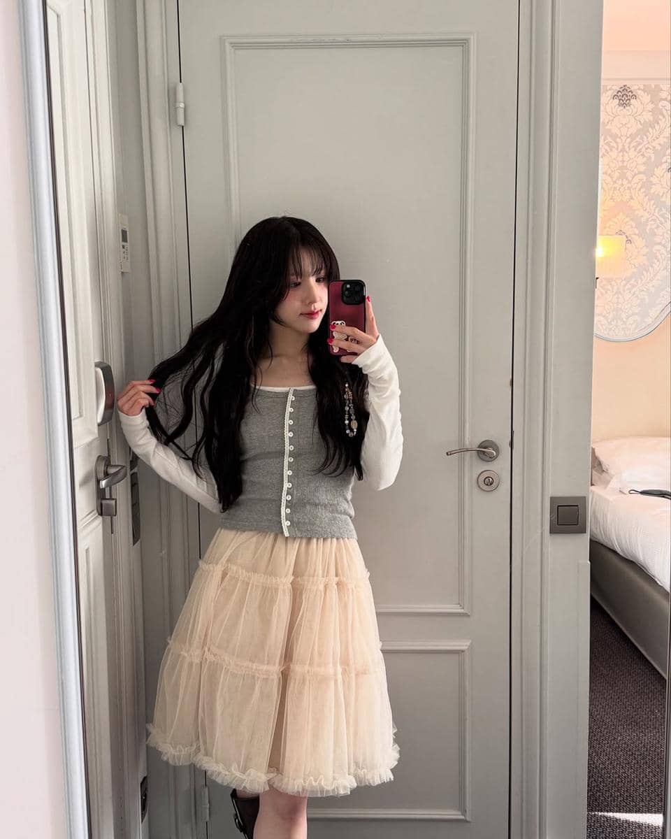 Outfit ke kebun raya ala Heejin ARTMS