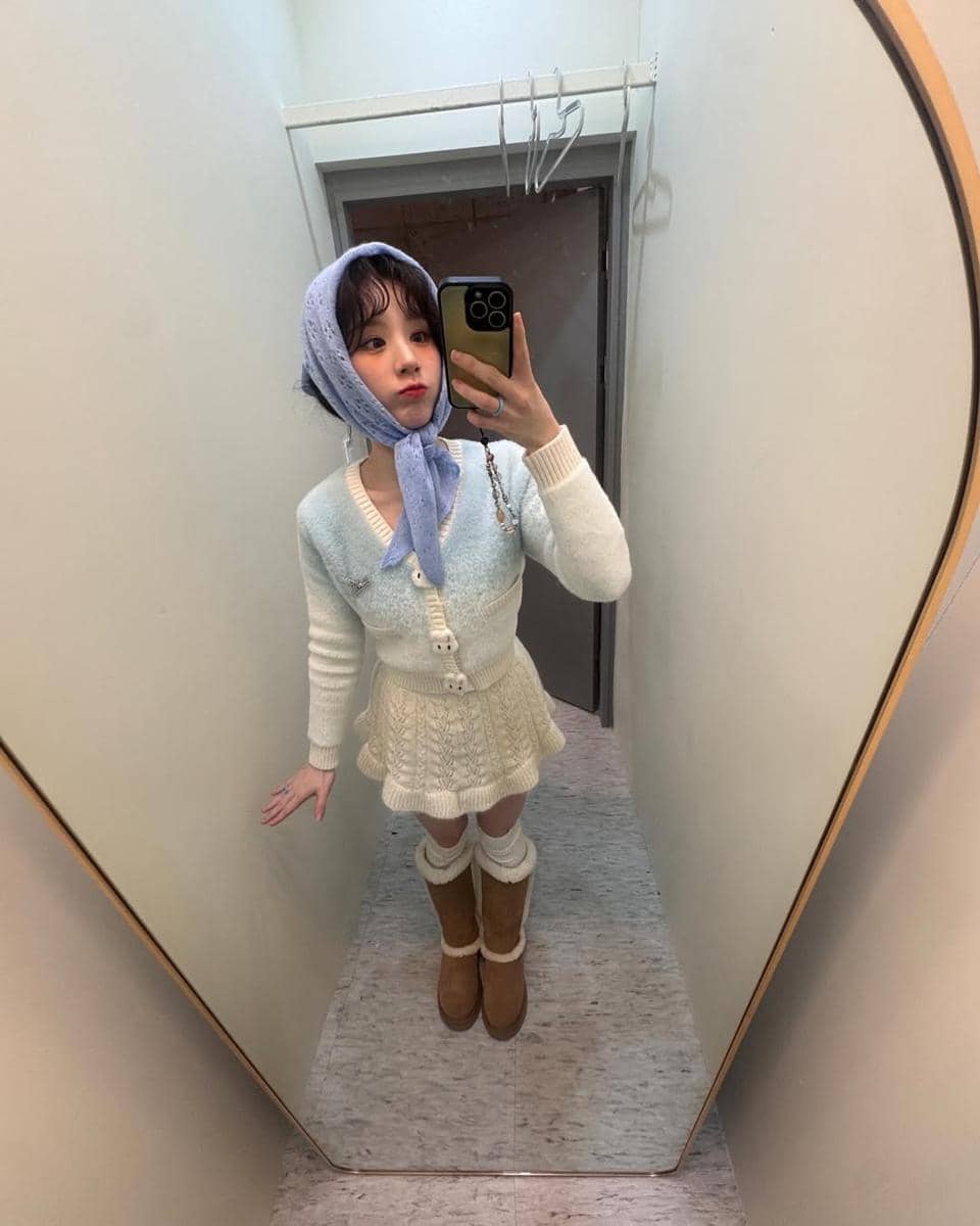 Outfit ke kebun raya ala Heejin ARTMS