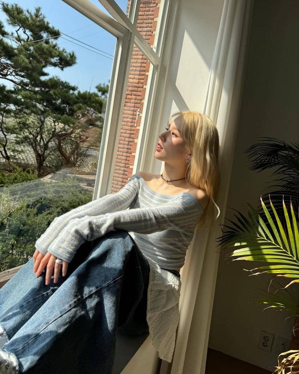 Outfit ke kebun raya ala Heejin ARTMS