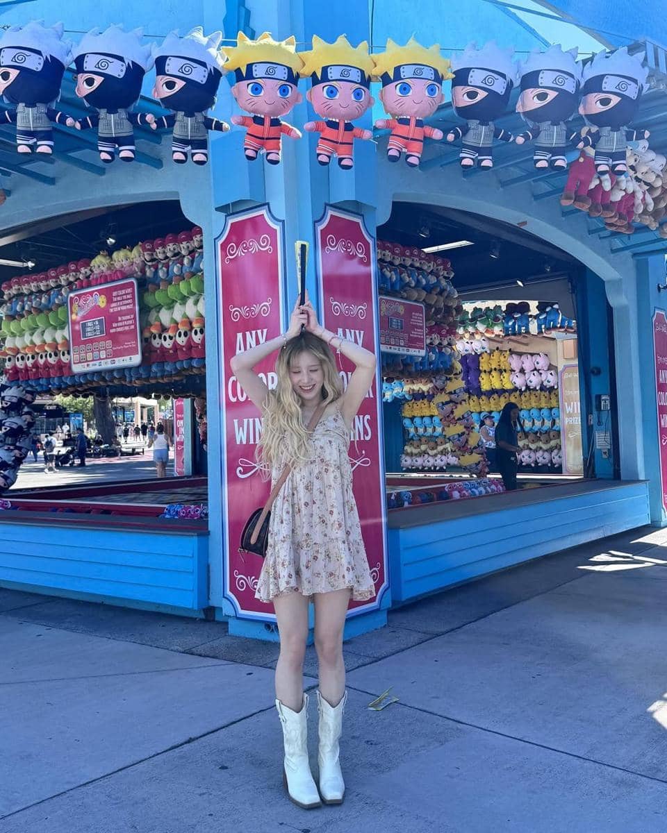 Outfit ke kebun raya ala Heejin ARTMS