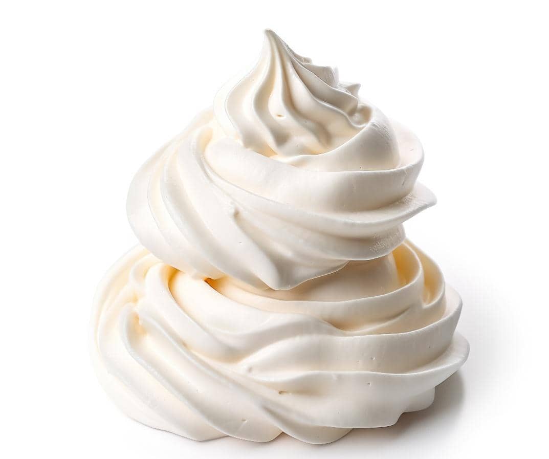 5 Tips Membuat Whipped Cream Tanpa Mixer, Tetap Kokoh dan Lembut!