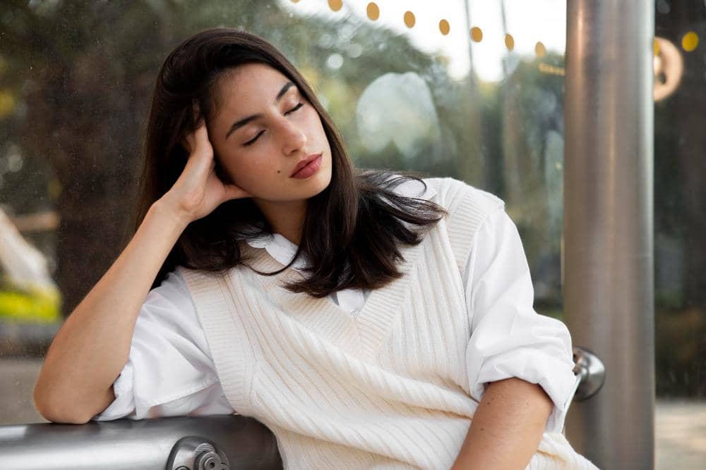 ilustrasi perempuan lelah