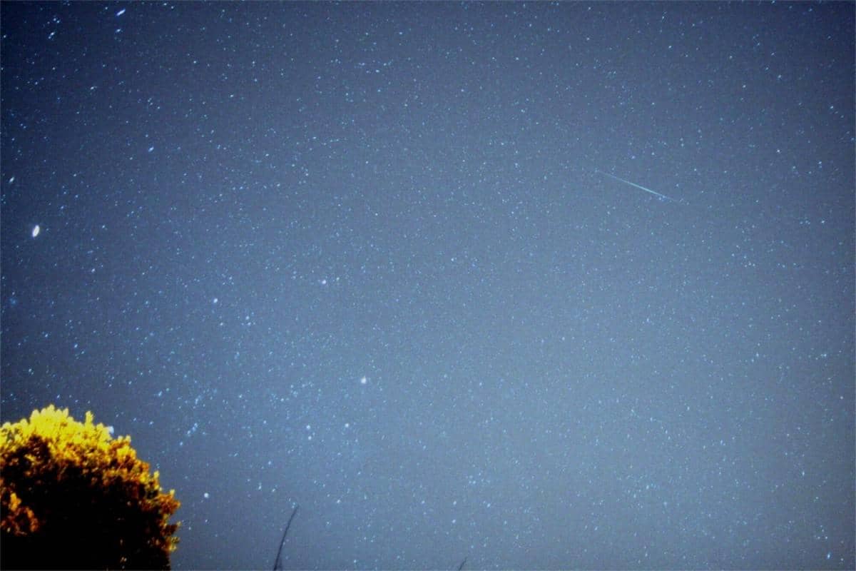 ilustrasi geminid yang masih terlihat di Indonesia walau tidak sempurna