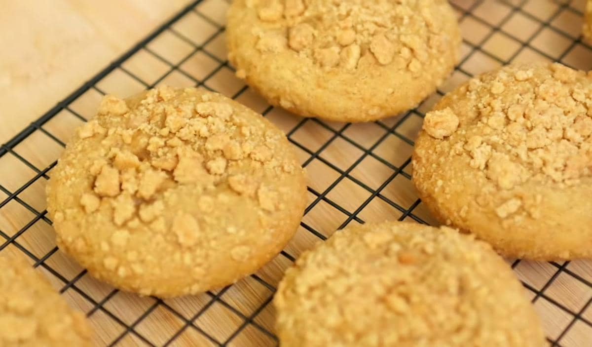 ilustrasi apple crumble cookies