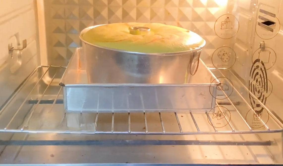 ilustrasi memanggang adonan