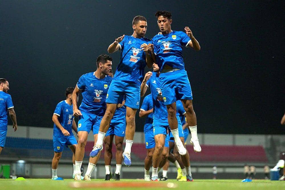 Tim Persib Bandung sedang melakukan latihan