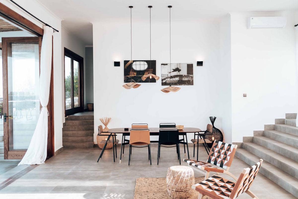 5 Inspirasi Interior Coastal Style Bikin Rumah Terasa Cerah Rileks