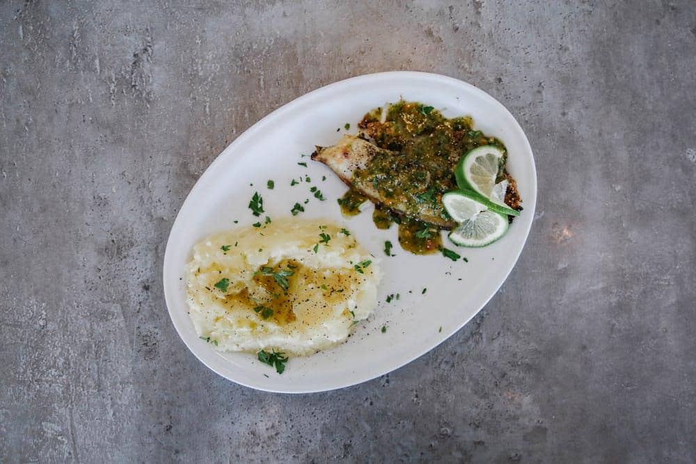 ilustrasi mashed potatoes sebagai pendamping sajian utama