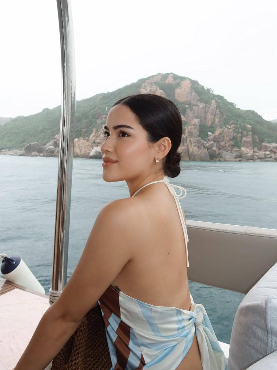 Nicole Parham liburan di Teluk Vinh Hy, Vietnam.